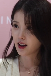 IU、ファンサイン会での狂気の美しさ「」「「ホントに～？」」」