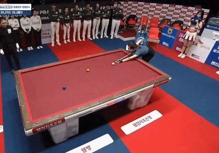 イ・ジヒョンアナウンサー、ビリヤードを打つㄷㄷㄷㄷ