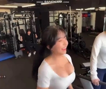 (SOUND)ㅇㅎ) ジムの目を盗む少女