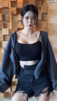 (SOUND)チャン・ウンビ シースルーヘビーブラッククロップタンクトップ