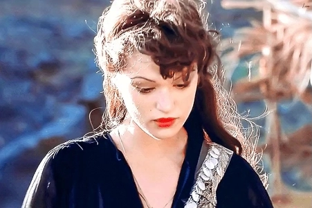 映画『ハムナプトラ』（1999）におけるレイチェル・ワイズの美しさ