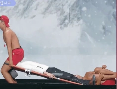 ギャグコンは本当に薬を飲んでいました(笑)。