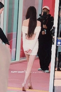 251208 聖水メディキューブフォトコールに参加したイブ・チャン・ウォニョンの写真.jpg