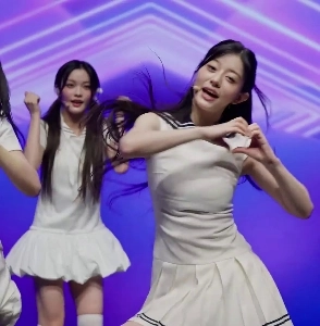 (SOUND)アイレット・ミンジュはファンを操作するのが上手だ。