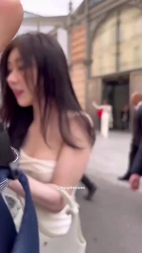 (SOUND)[ITZY] ファンにサインするチェリョンのアップショット