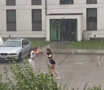 (SOUND)ㅇㅎㅂ 雨の中で踊るスノーダンス