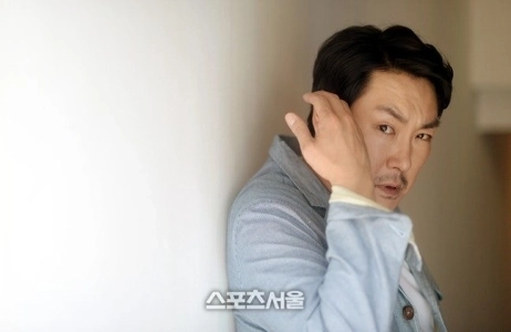 チョ・ジヌンの再びの暴露「酒を飲むと犬になる、それが真実だ」