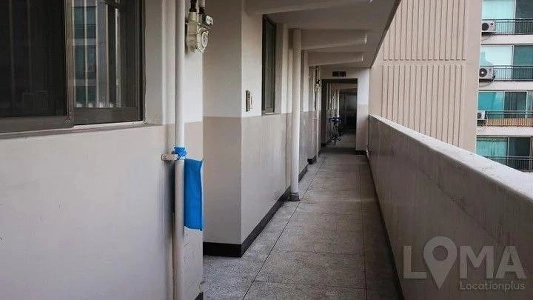 今ではあまり見かけないタイプのマンションです。