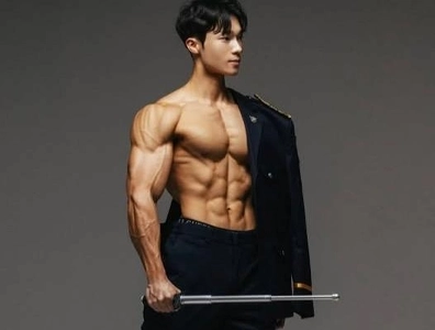 “”””毎日午前4時から有酸素運動”””” 1995年生まれの警察官が筋トレを頑張った理由