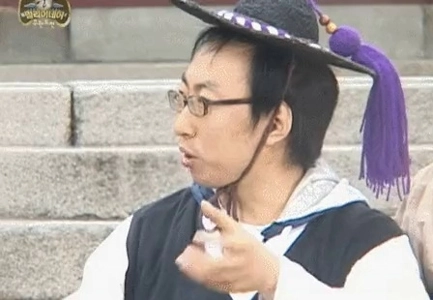 パク・ミョンスの歴史歪曲論争