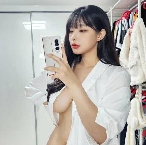 キム・ガプジュの下乳露出、史上最高の伝説