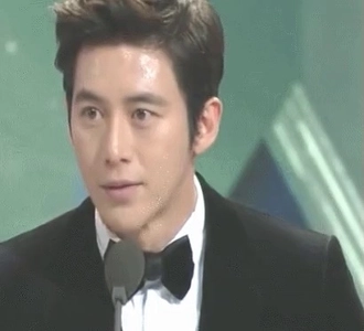 コ・スvsカン・ドンウォン、どちらがイケメンですか?