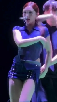 スカートが極端に短いTWICEメンバー