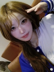 QWER マゼンタ インスタ