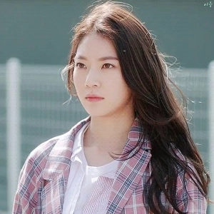 シン・ミナとコン・スンヨン、どっちが可愛い?