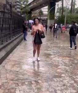 (SOUND)わずか2ドルで女性がフェラをする