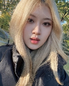 ブラックピンクのロゼに似ていることで海外で有名になった女性