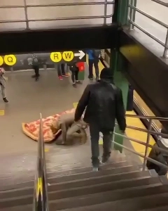 (SOUND)ニューヨークの地下鉄でよく見かける光景