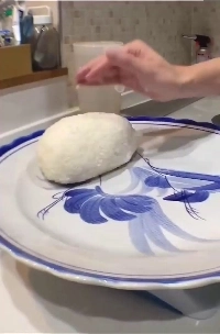 食事を寿司で満たすことはできますか?