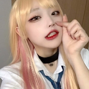 【QWER】にゃんこインスタグラム「『』『そのビスクストーンは愛の北川マリン』」