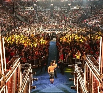 ジョン・シナの後ろからの最後の挨拶