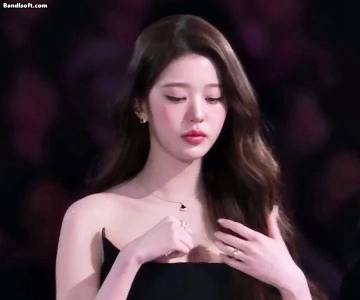 [Ive] 髪を整えるチャン・ウォニョン