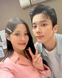 カラ・パク・ギュリのミュージカル「愛の不時着」