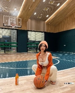 お兄さん、私と一緒にバスケットボールをしませんか？