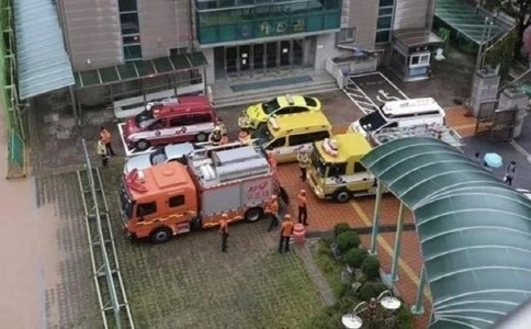 「」「「絶対にバレないよ」」「」…「爆破予告」を13回投稿した高校生を逮捕