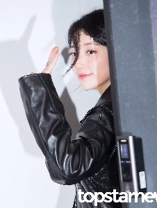 昨日、清潭洞のセリーヌのイベントに出席したスジ。