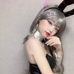 QWER) 今日のヒナのコスプレ