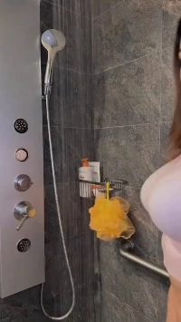 (SOUND)ブラジャーを簡単に外す方法を教えてくれる女性