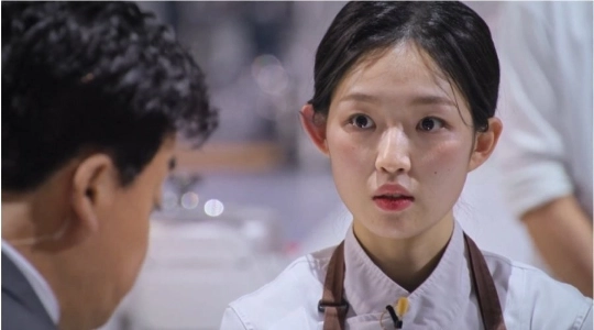 パク・ウニョンと同じくらい美しいシェフ