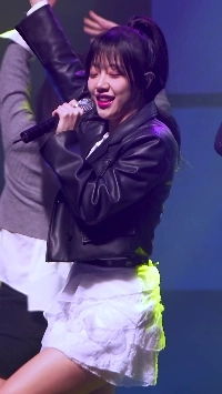 (SOUND)シグネチャーサポートレザージャケットの内側。ロケットのような胸のボリューム。