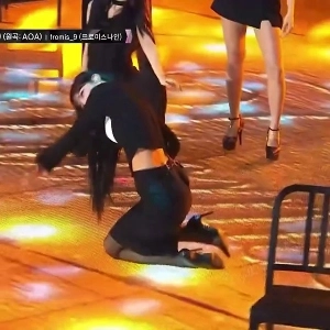 (SOUND)Fromis_Nine イ チェヨン ショート スカート.mp4