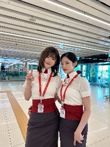 フロミスナイン ソン・ハヨン パク・ジウォンに似合うホットなスチュワーデスの制服