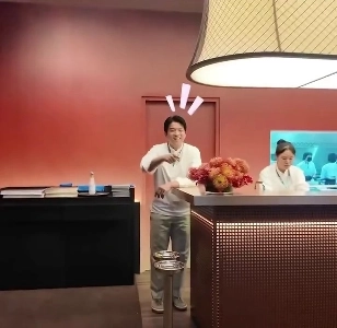 (SOUND)モスの料理を食べるアン・ソンジェシェフの息子.MP4