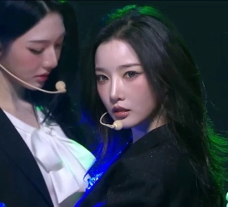 24人組ガールズグループのビジュアルエース