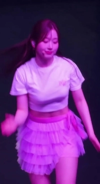 Nmixヘウォンの弾む胸が動く