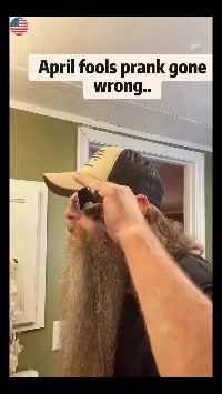 (SOUND)私がひげを切ったときの妻の反応。