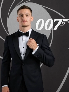 今日の時点で、エージェントはついに退職します。