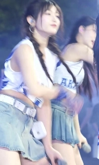 延世大学校祭デニムプリーツスカートアイブお尻見せ秋