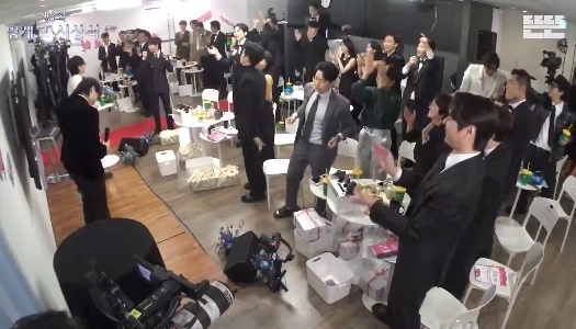 (SOUND)言い訳高校授賞式 Good Goodbye (feat ユン・ギョンホ) & センモク Drowning ㄷㄷㄷ