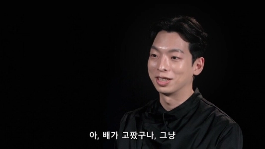 白黒シェフ）？ : 審査員はチームの料理をとてもよく食べます。