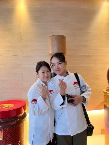 中華料理魔女のチョン・ジソンシェフと一緒に撮った写真