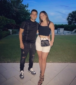 メッシの妹は彼より背が高いと聞いた。