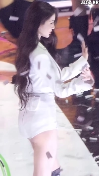 (SOUND)アイブのチャン・ウォニョン、ファンに挨拶