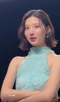 Hearts to Hearts Jiwoo の取締役会にもキャメロン・ディアスの雰囲気があります。