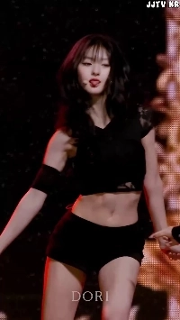 Kiss of Life Sky ブラック クロップ T シャツ Abs