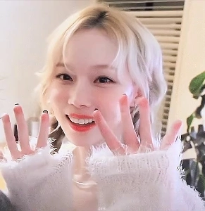 一晩中冬の泣き声のことを考えると全然眠れませんでした。gif